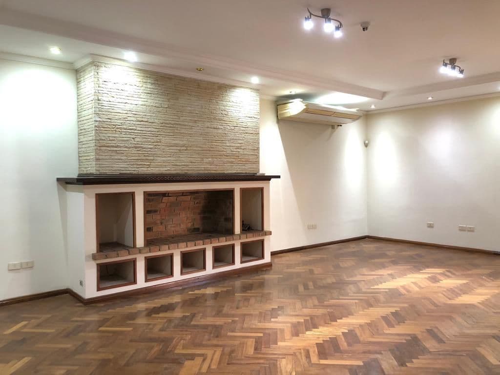 En alquiler, amplia residencia, a pasos de casa rica los laureles — foto 3