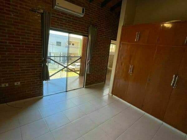 Dúplex en 4 Mojones con Quincho y 2 Cocheras – ¡Listo para Mudarse! (11178), foto 3