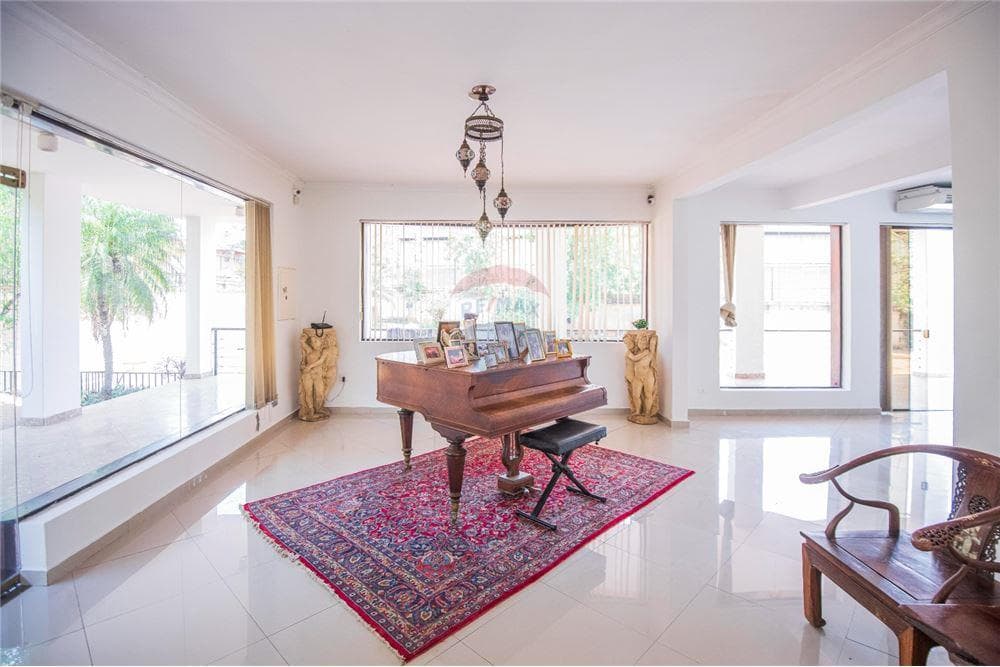 Residencia - Alquiler - San Lorenzo, Paraguay, Lujo!, foto 3