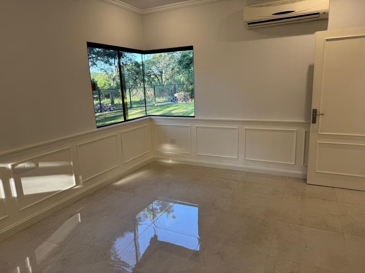 Casa en Alquiler de 3 hab en Suite, Surubii Mariano Roque Alonso — foto 5