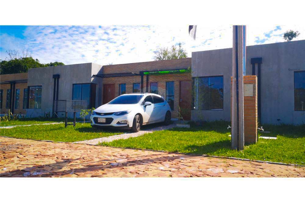 Casa a Estrenar en Condominio Terra II, Ñemby – 198 m² de Terreno y Patio Amplio