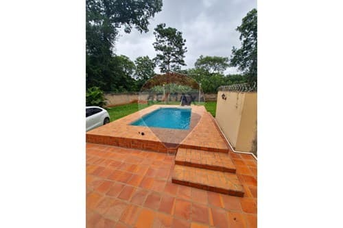 Casa con piscina sobre ruta, foto 2