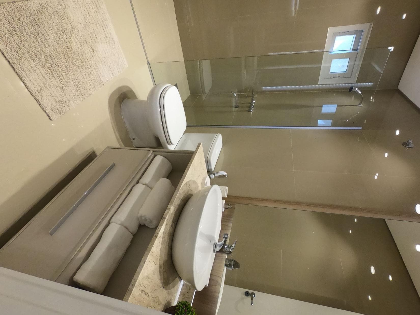 Departamento De 2 Dormitorios Amoblado Y Equipado En Las Mercedes — foto 5