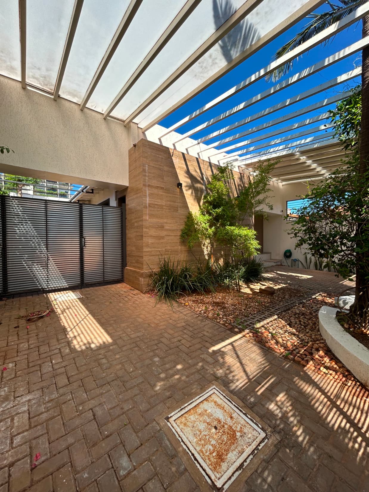En Venta Hermosa Propiedad En El Barrio Mburucuya, foto 2