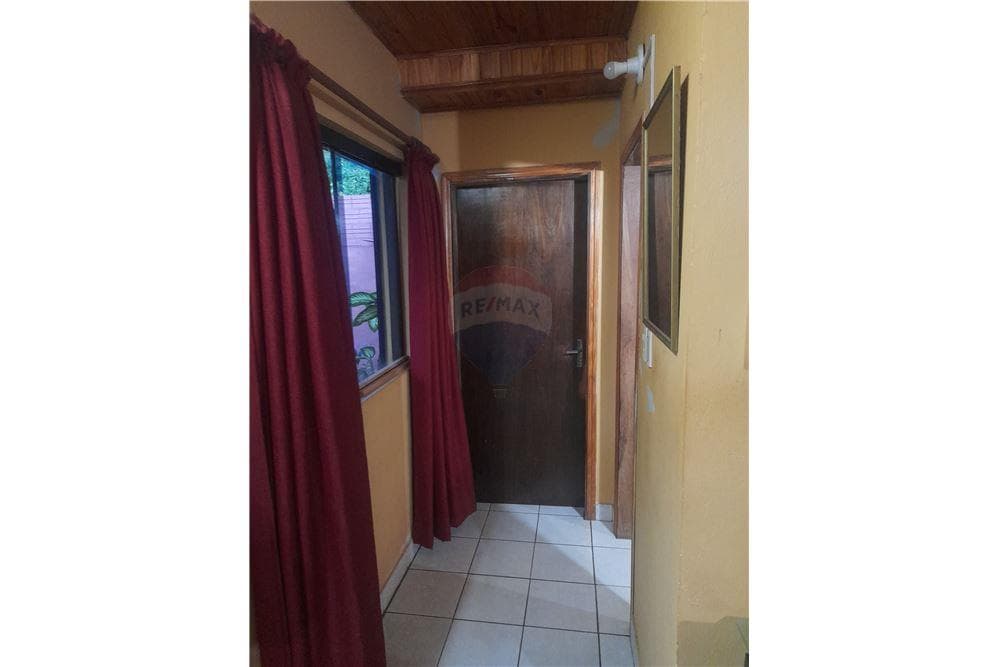 Buena casa con excelente ubicacion en venta en lambare, foto 4