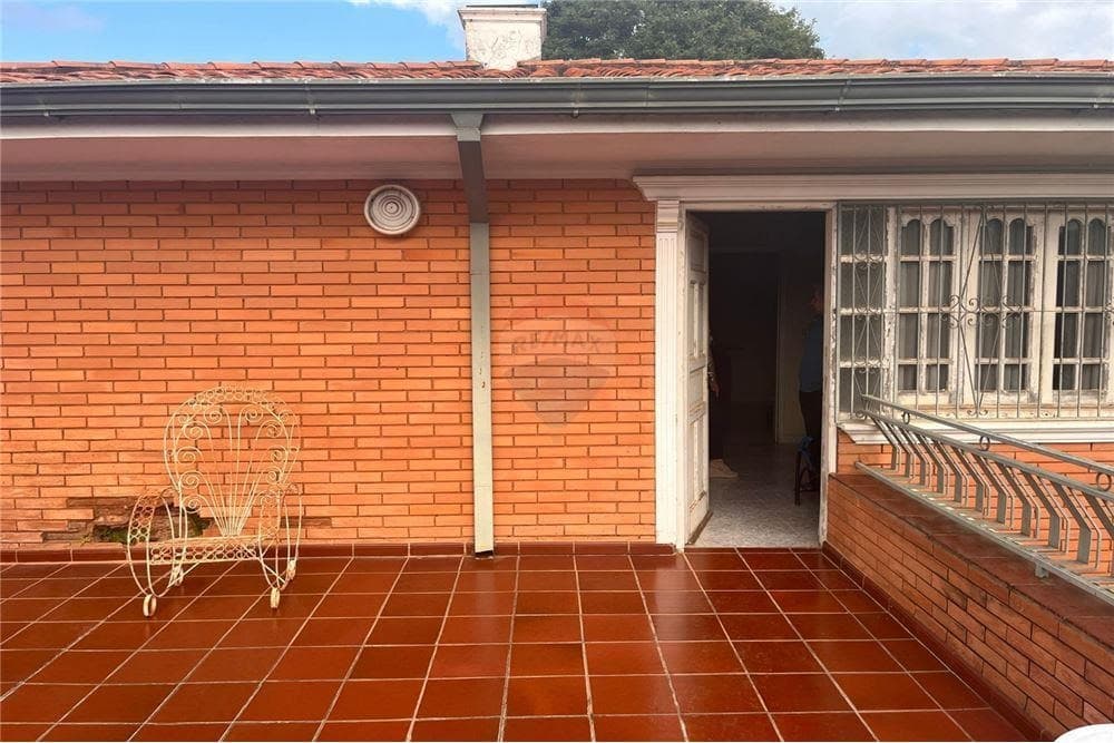 Casa a refaccionar en barrio hipodromo — foto 5