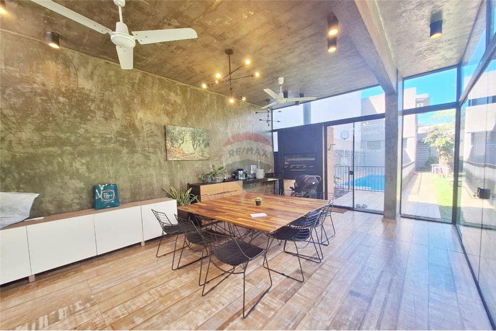 Vendo casa en Villa Morra, zona Campo Alto