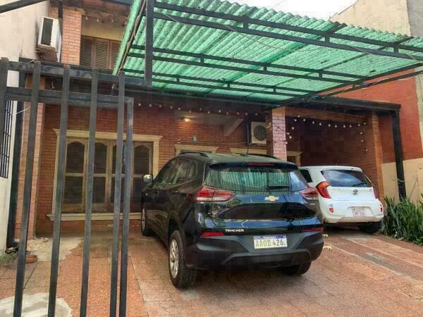 En venta casa en Lambaré, barrio apua. 4 dormitorios (3 en suite). Baño social, foto 3