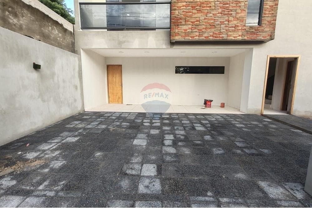 En Venta Dúplex Lambaré, foto 2