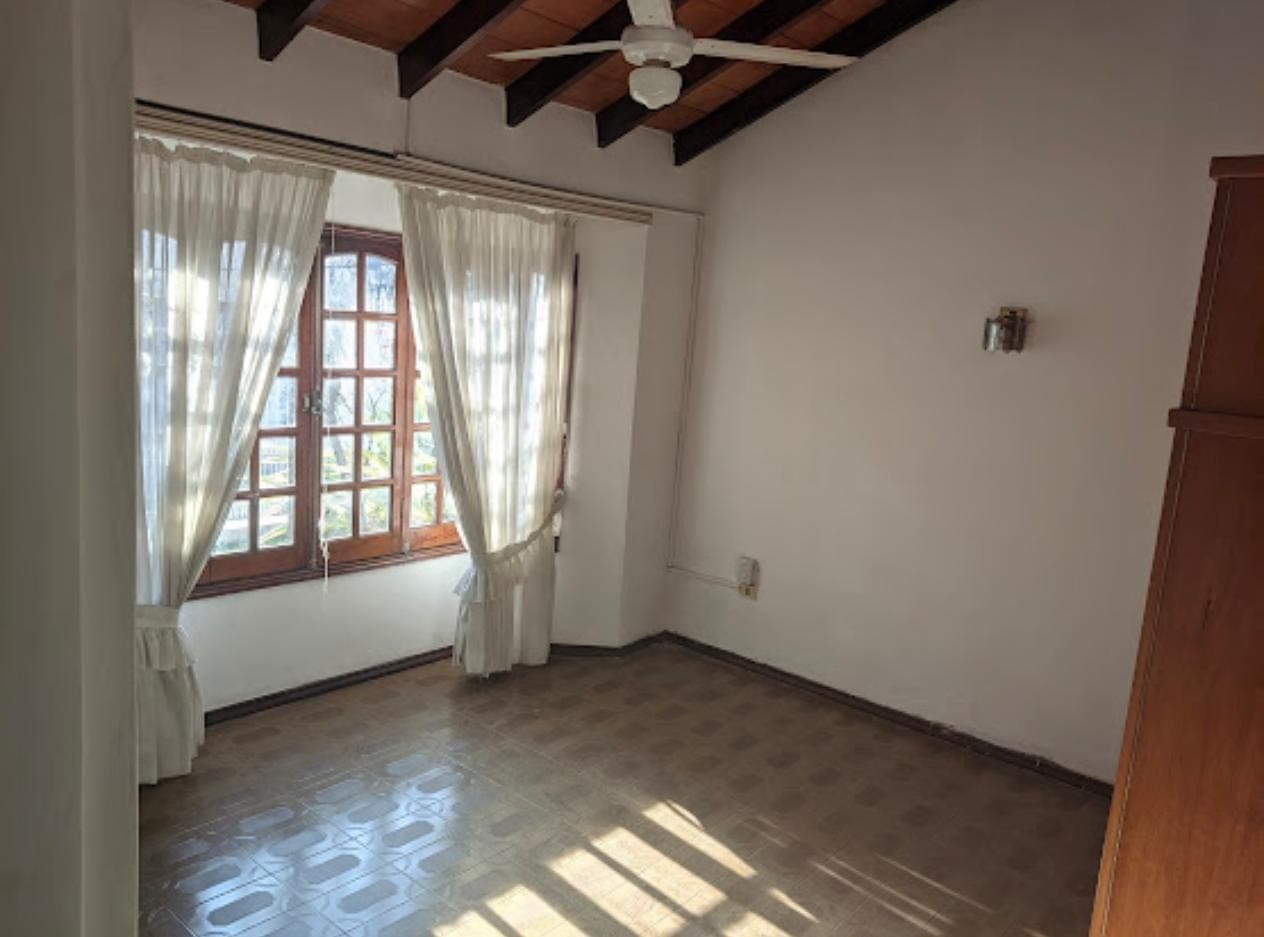 Casa en Alquiler Los Laureles Asunción — foto 4