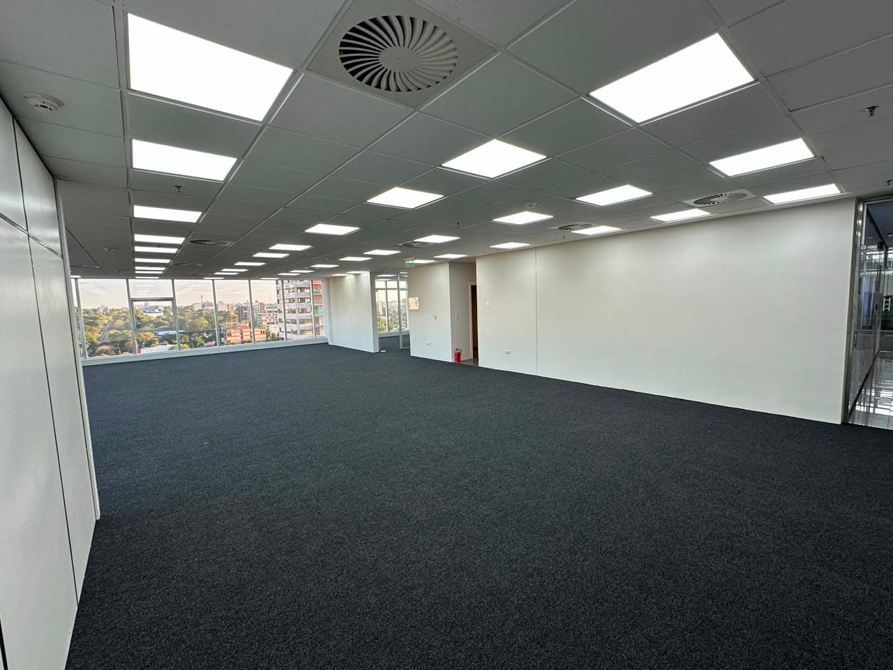 En alquiler oficina corporativa - torre las americas — foto 2