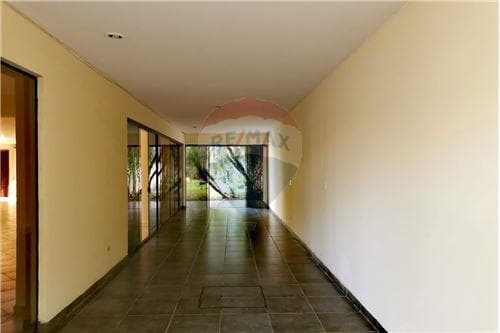 lujosa residencia en el exclusivo Barrio Los Laureles, foto 5