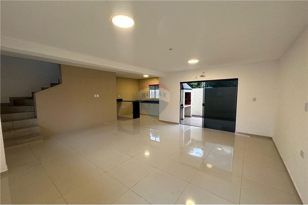 En Venta Dúplex Luque, foto 3