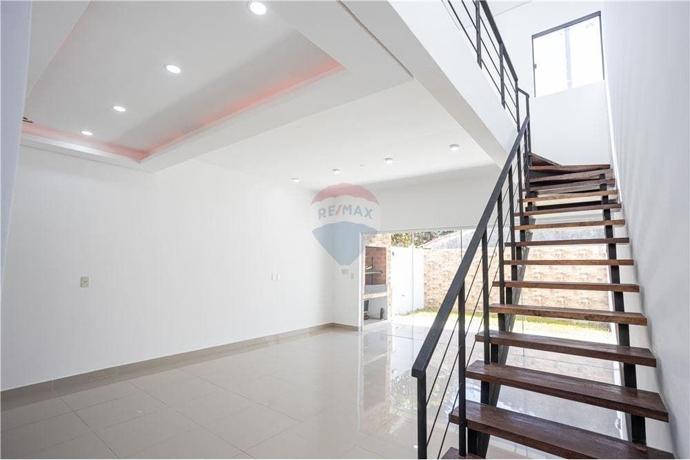 En Venta Dúplex Luque, foto 4
