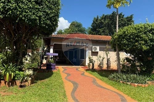 ¡Hermosa casa en venta – Capiatá, sobre asfalto y en esquina!, foto 2