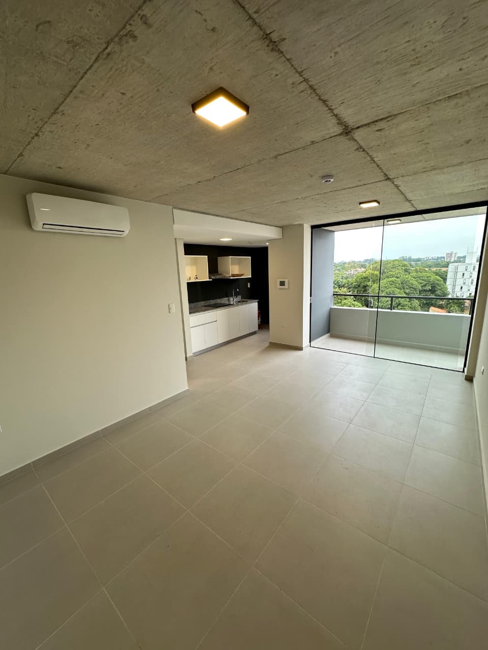 Departamento De 2 Dormitorios En Alquiler. Edificio Insignia, foto 3
