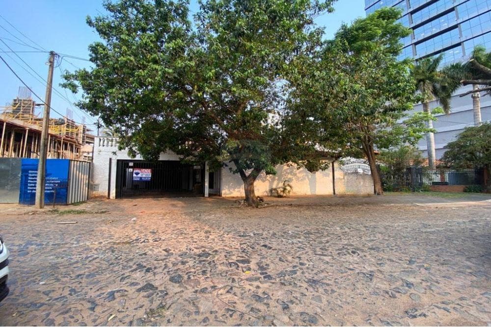 Vendo propiedad en Las Lomas Carmelitas con 16 m de frente