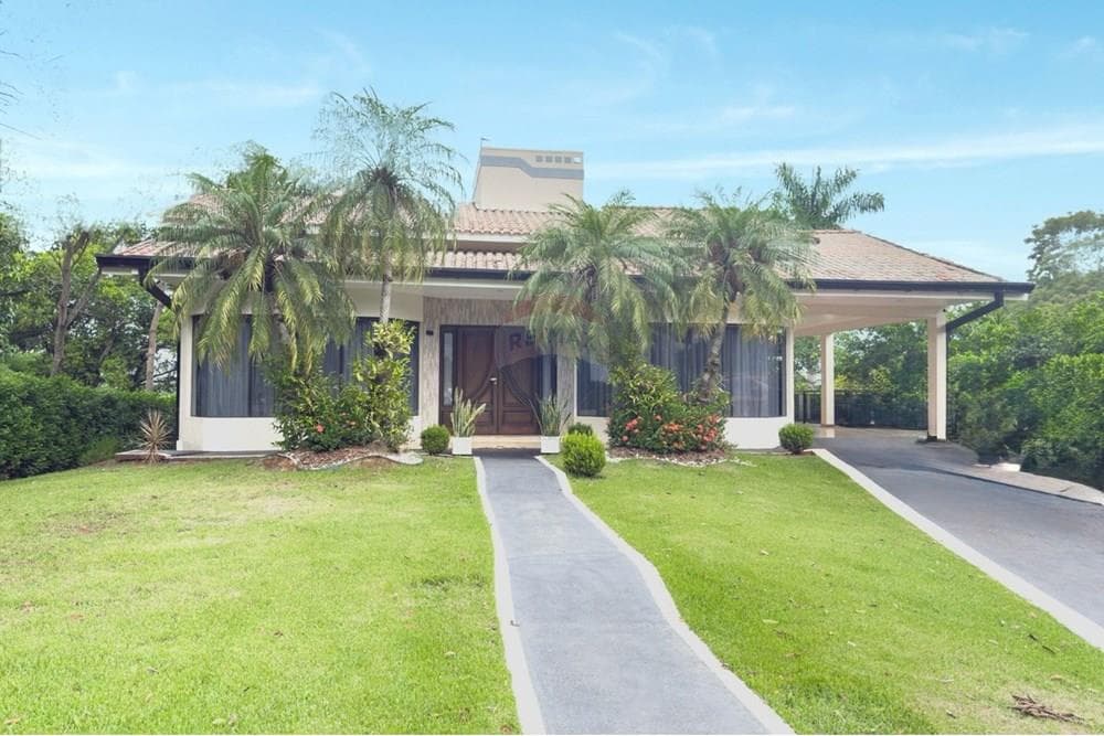 Vendo residencia semi amoblada