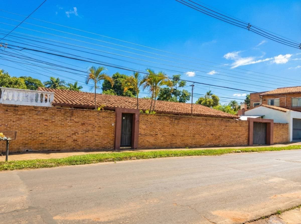Vendo propiedad en Villa Adela Luque (Z/ Supermercado Los Jardines)