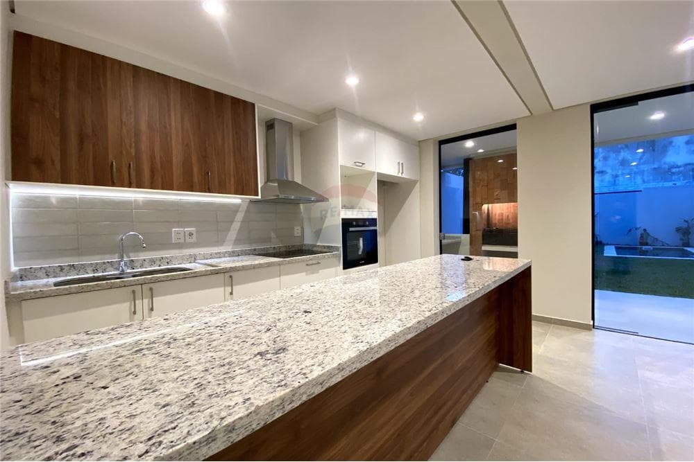 Hermoso duplex a estrenar con piscina en Luque — foto 4