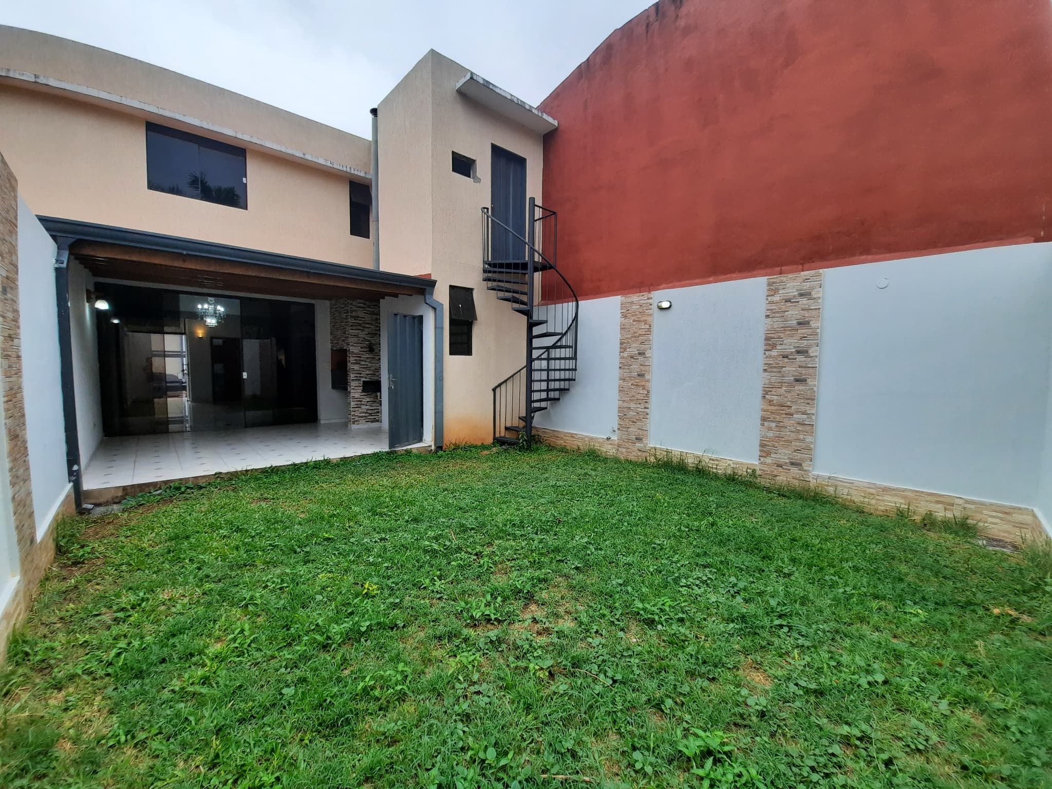 Hermoso duplex en venta, zona canal 13, lambare — foto 3