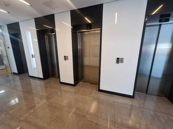 En alquiler hermosa oficina en torre las americas, foto 3