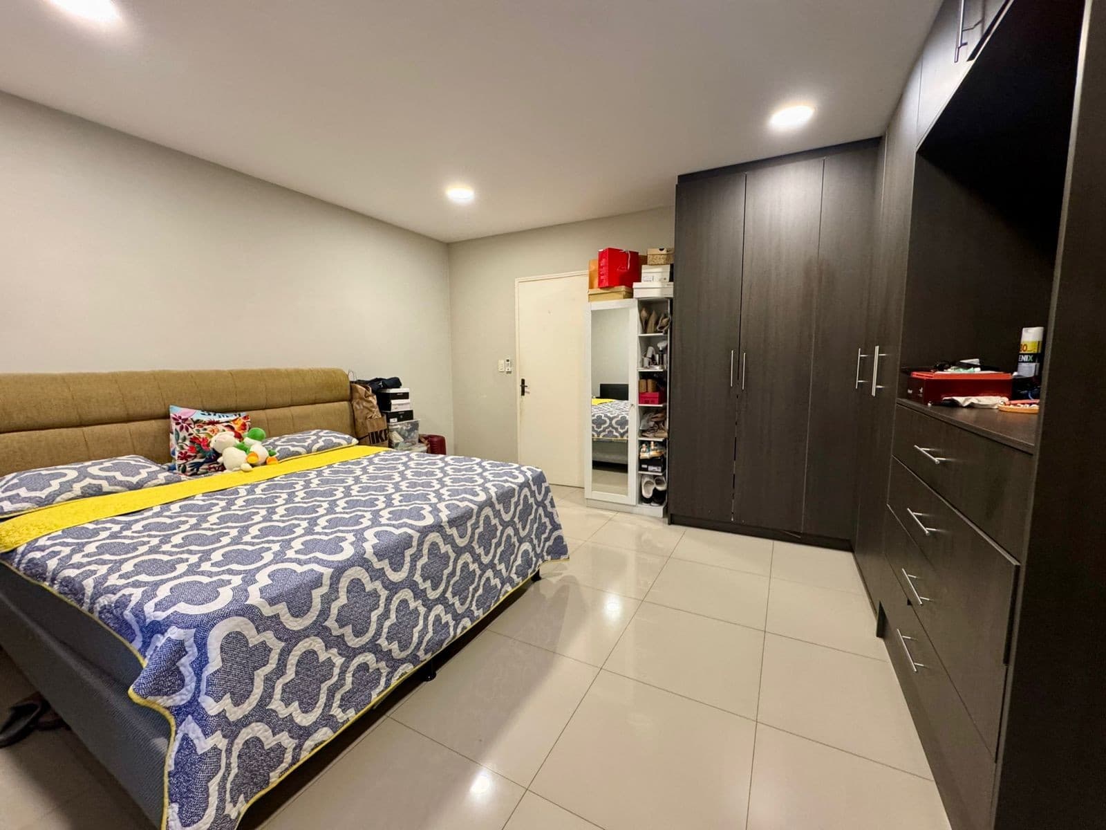 Hermoso duplex zona del yacht y golf club-lambare — foto 4
