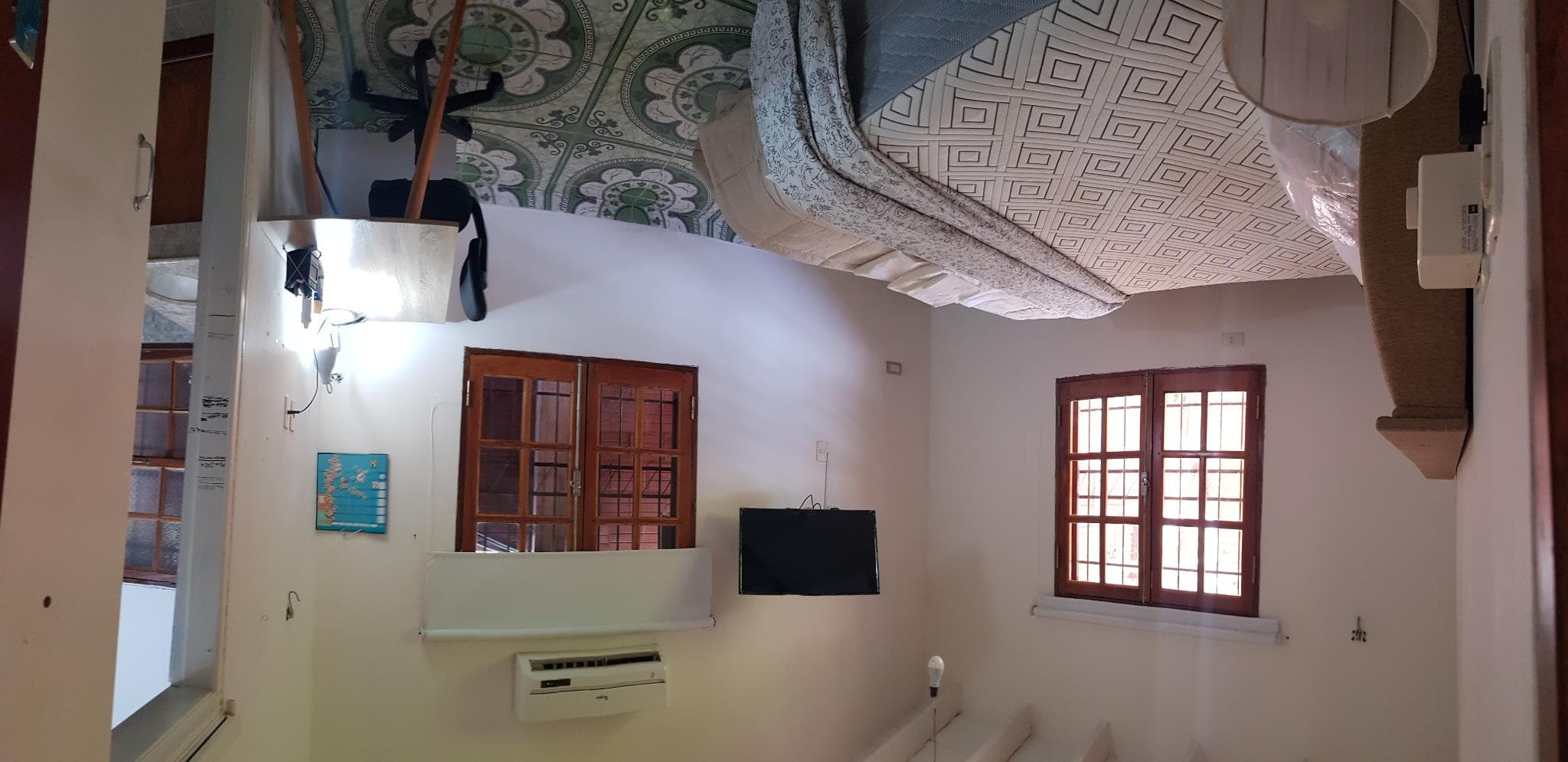 Residencia Amoblada En Ypacaraí: S/ruta, Seguridad, Predio De 720m² Amurallado — foto 4