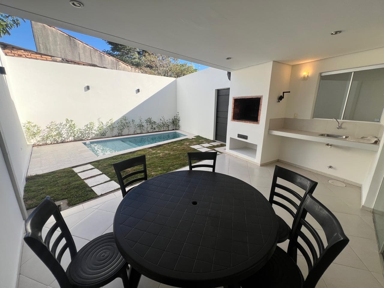 En alquiler dúplex moderno de 3 dormitorios con piscina y quincho en ycua satí, foto 5