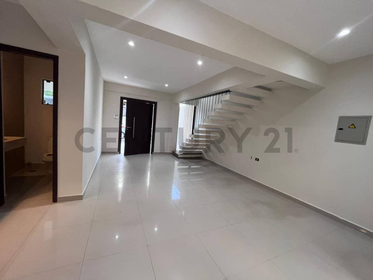 de Casa Dúplex en Sta. María, Asunción, foto 5