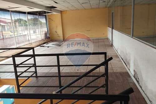 Amplia propiedad comercial!, foto 1