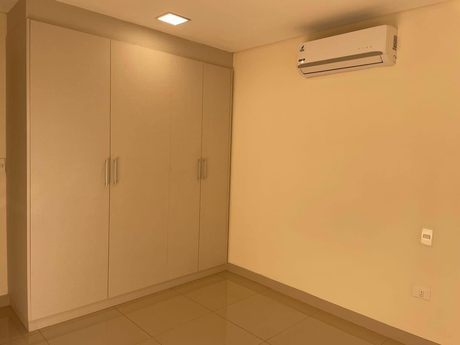 dpto de 3 habitaciones zona Villa Morra, foto 4