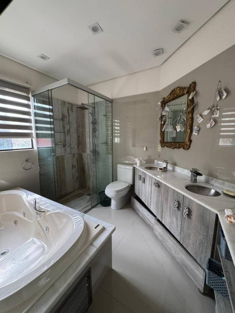 Hermosa Casa En Lambare Casi Peron Y Cacique, foto 4