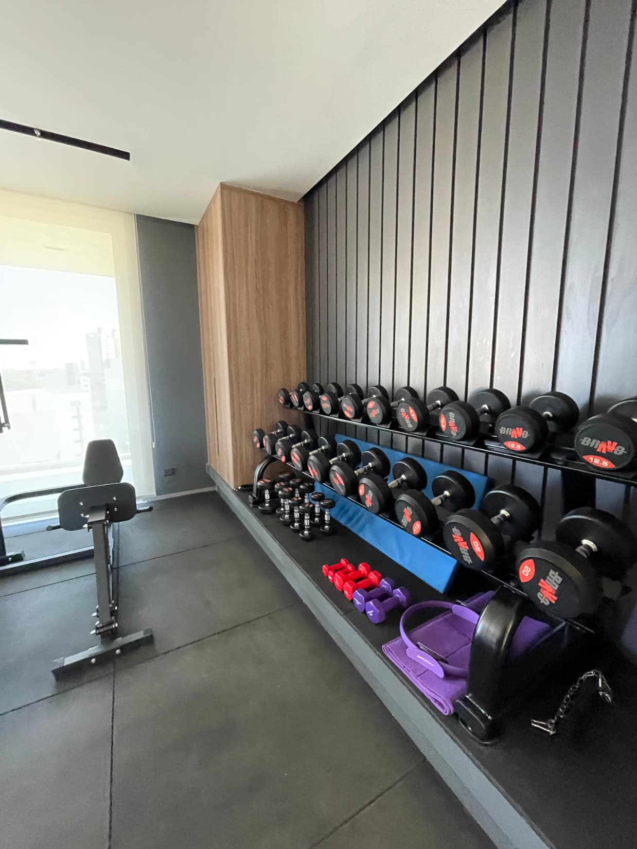 Zona shopping del sol - en alquiler, lujoso departamento de 3 drios en suite — foto 4