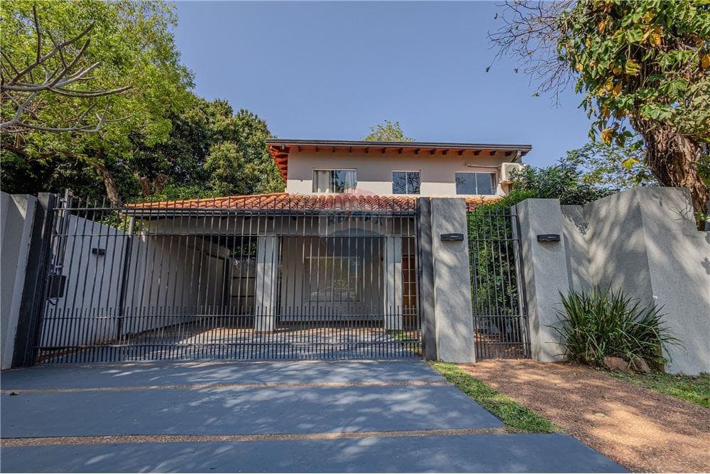 En venta hermosa casa en zona conmebol .- Luque, foto 3