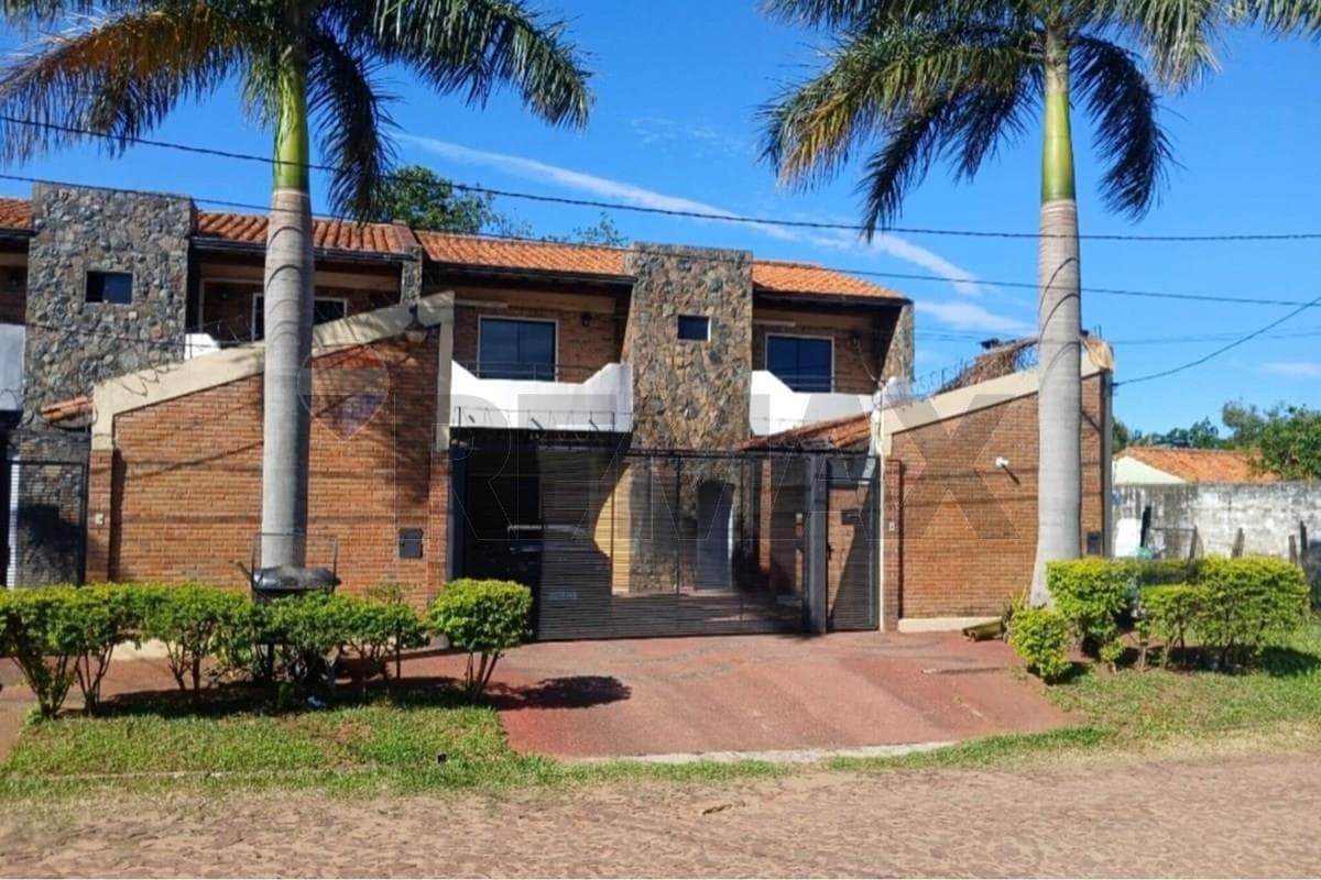 Dúplex en venta, ambientes amplios 196 m2