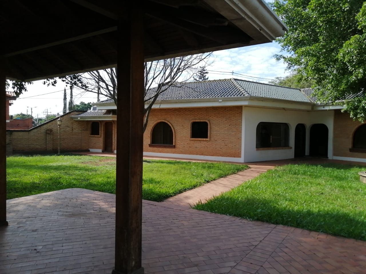 Alquiler hermosa Casa en Fernando de la Mora, Laguna Grande, Zona Norte