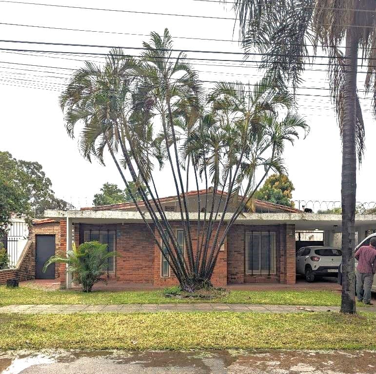 Casa Espaciosa en Alquiler a Pasos de Madame Lynch