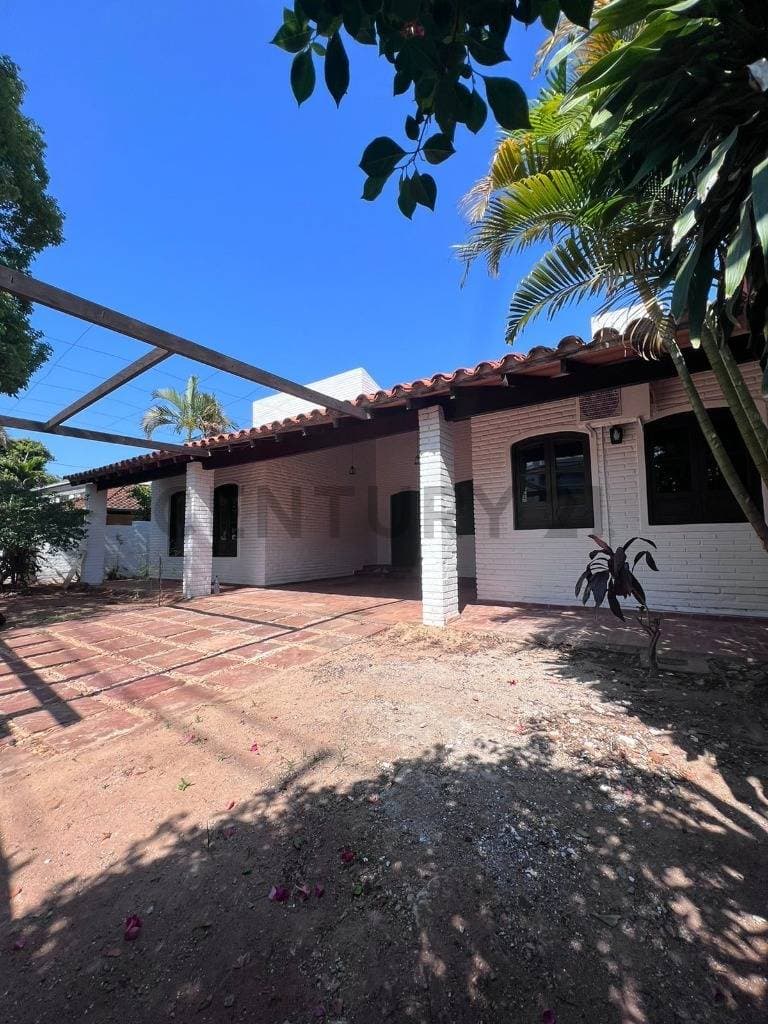 Alquilo casa para vivienda u oficina en barrio villa aurelia