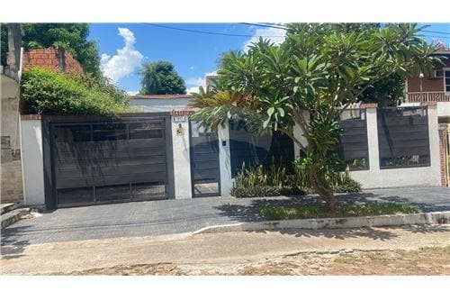 Casa en Lambare