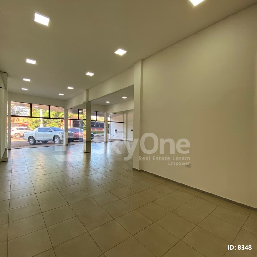 Hermoso salón comercial con deposito — foto 4