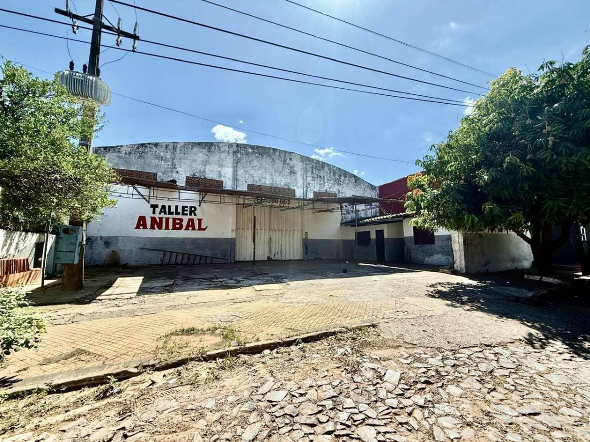 Terreno con tinglado en venta