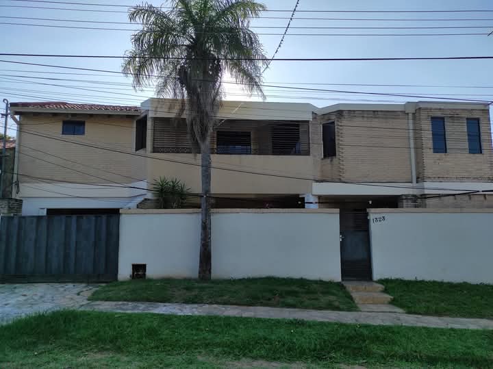 Vendo casa en lambre zona parques del yacht
