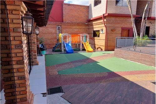 Casa de 5 habitaciónes con Piscina en Lambare, foto 4