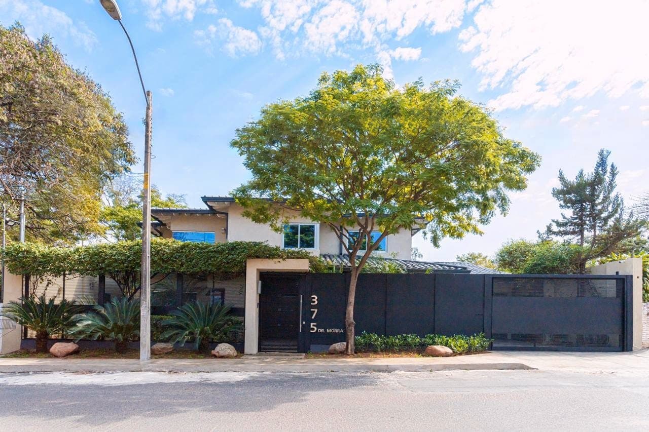 Vendo Exclusiva Residencia - Barrio Villa Morra
