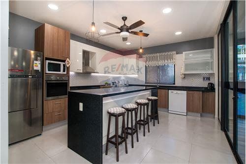 Casa-Venta-PY Cordillera San Bernardino, foto 4