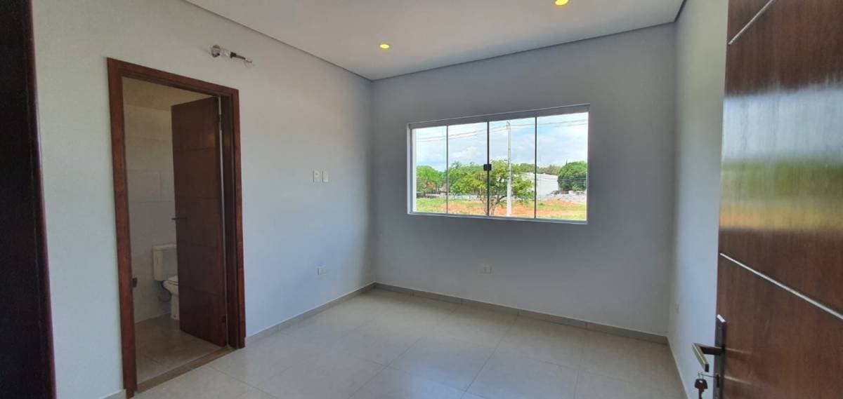 Duplex de 2 dormitorios en Luque, foto 3