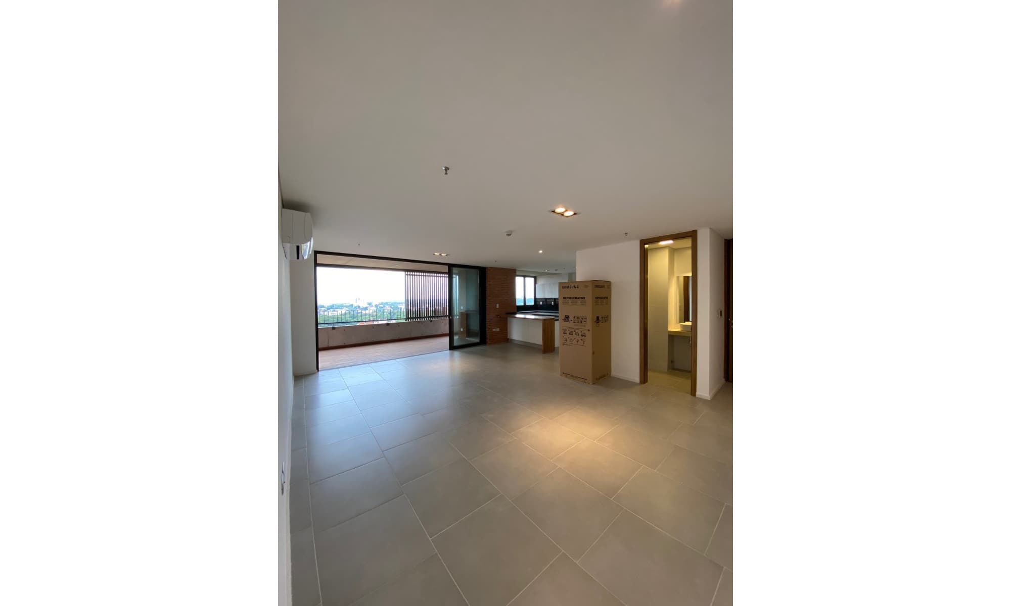 En Venta - Amplio departamento en condominio