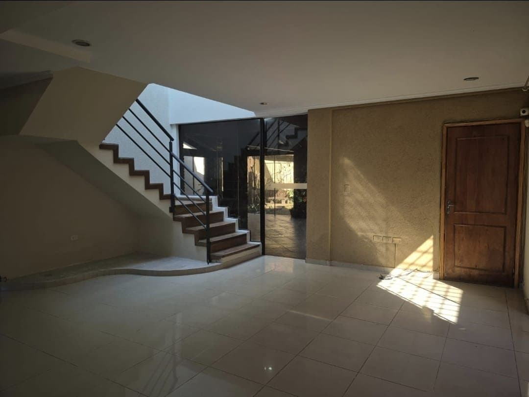 Alquilo casa en barrio ita enramada