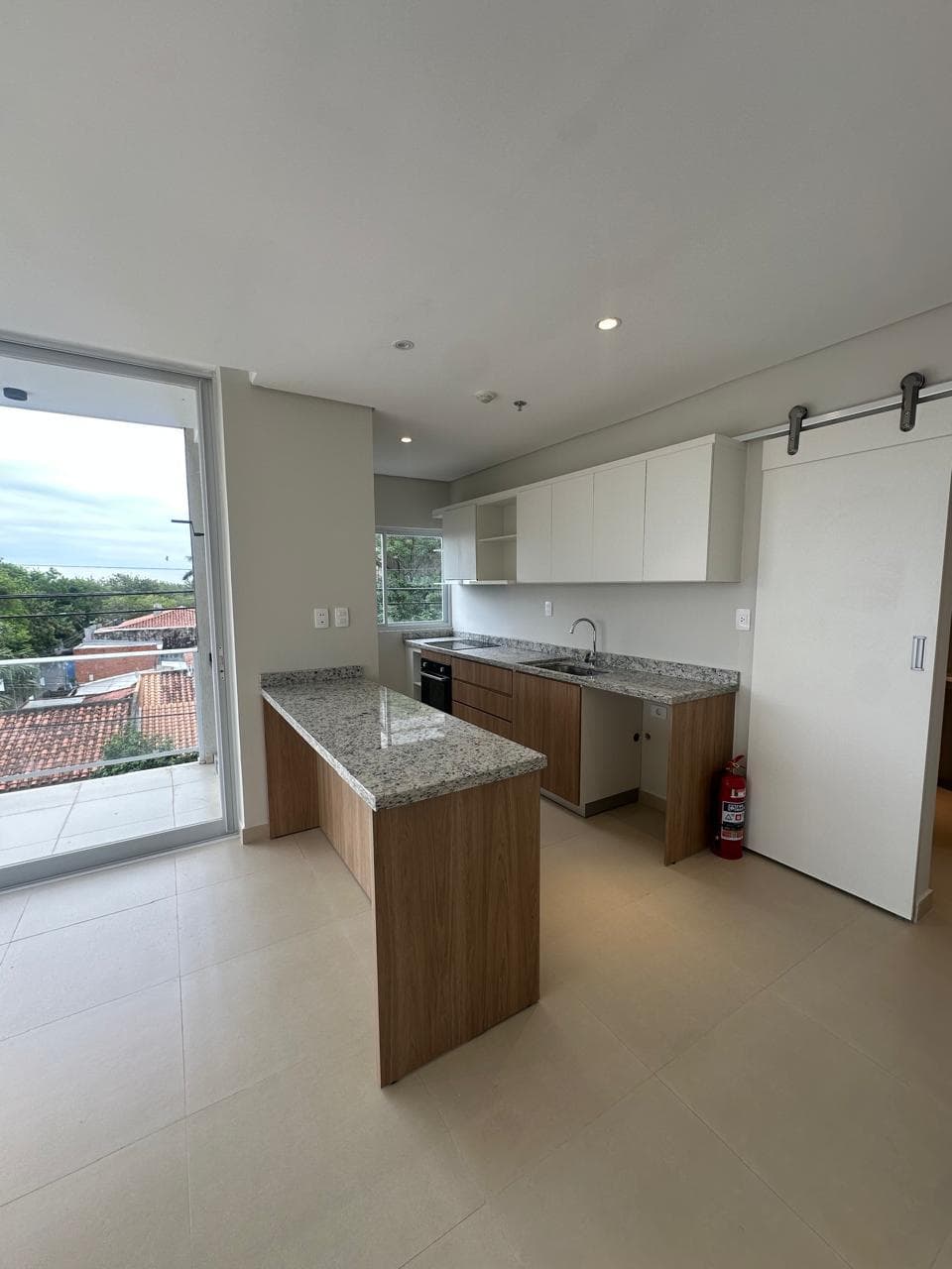Oferto departamento de 2 dormitorios con 1 cochera Barrio Manora, foto 4